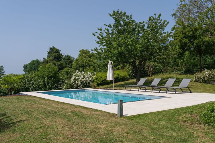 Piscine extérieure chez un particulier à Annecy 